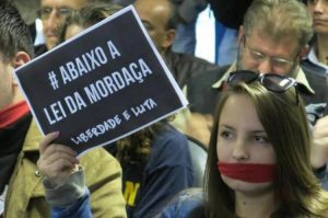 ‘Projeto Escola sem Partido é obscurantista e ameaça a liberdade’