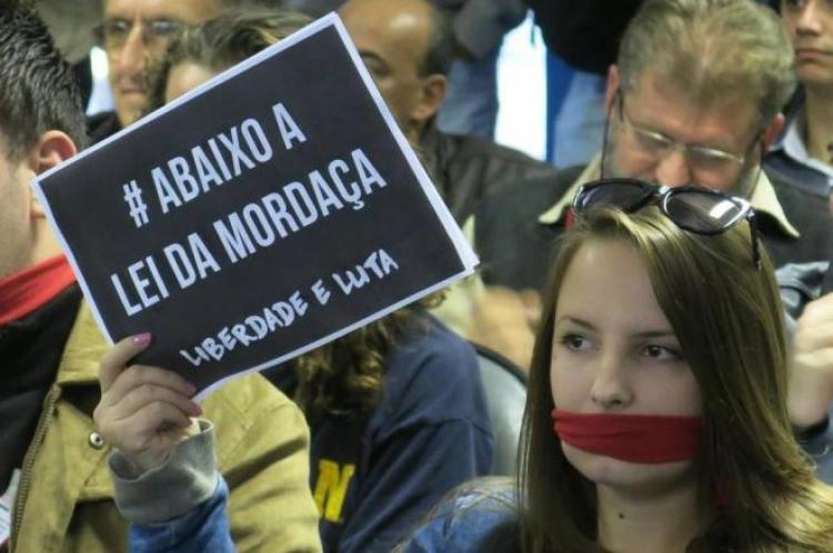 ‘Projeto Escola sem Partido é obscurantista e ameaça a liberdade’