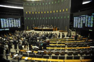 Conheça os 17 candidatos à presidência da Câmara