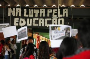 Ocupações das escolas no RS: da criminalização à constituição de novos movimentos