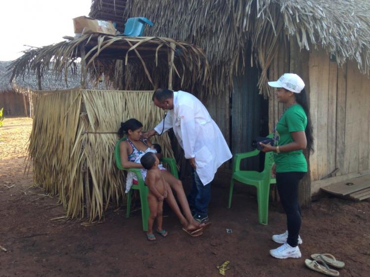 Profissional cubano do Mais Médicos atende 20 aldeias indígenas no Pará