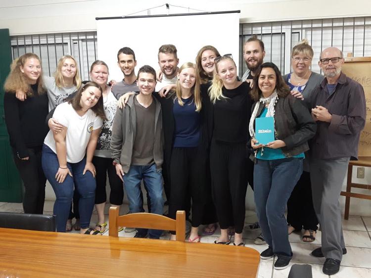 Jovens da Suécia conhecem a Leitura Popular da Bíblia