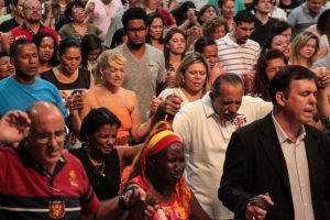 Cresce o número de pessoas que declaram não ter filiação a uma igreja
