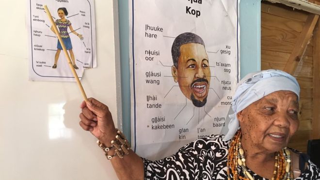 Katrina Esau luta para salvar a vida de sua língua materna.