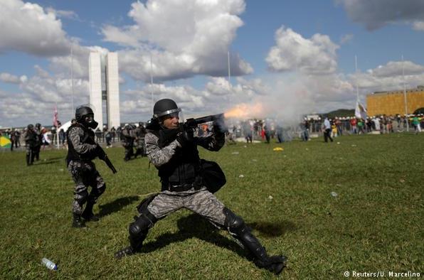 Brasil vive grave crise democrática