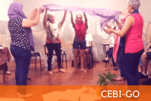 grupo de mulheres durante o curso e Goiânia