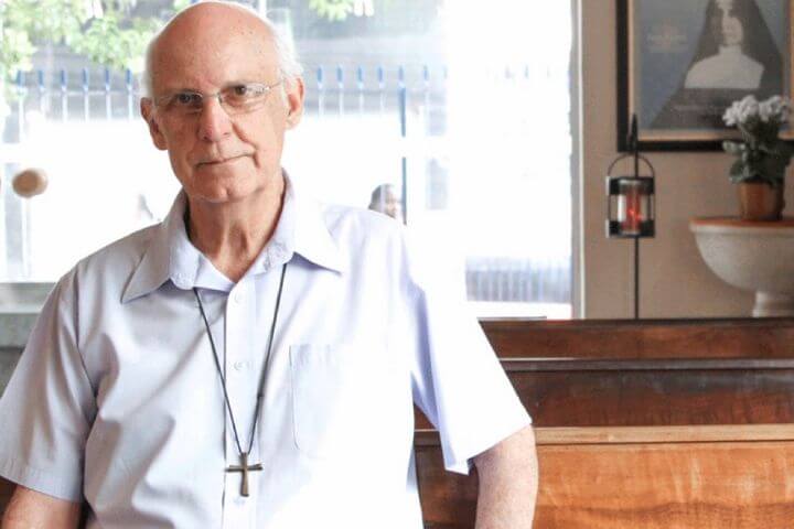 Padre Júlio Lancelotti: o frio atinge a todos, mas quem morre é o pobre 1 noticia cebi 2 13