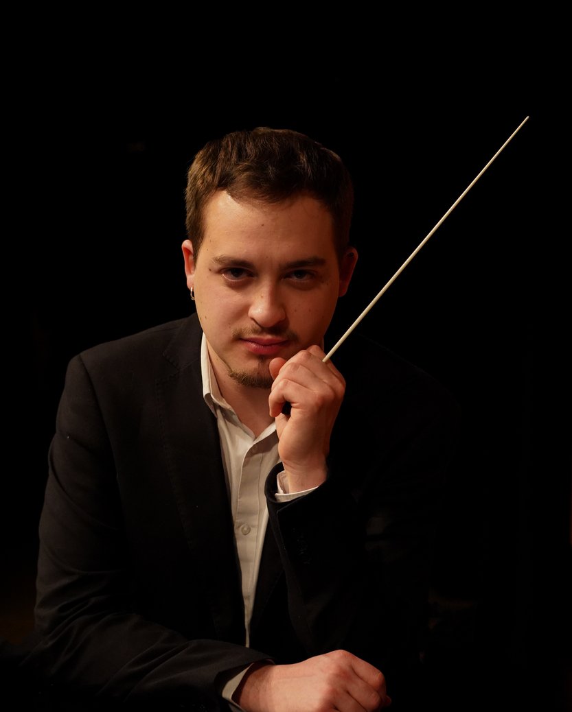 Nicolás Gómez Amín - Conducting headshot