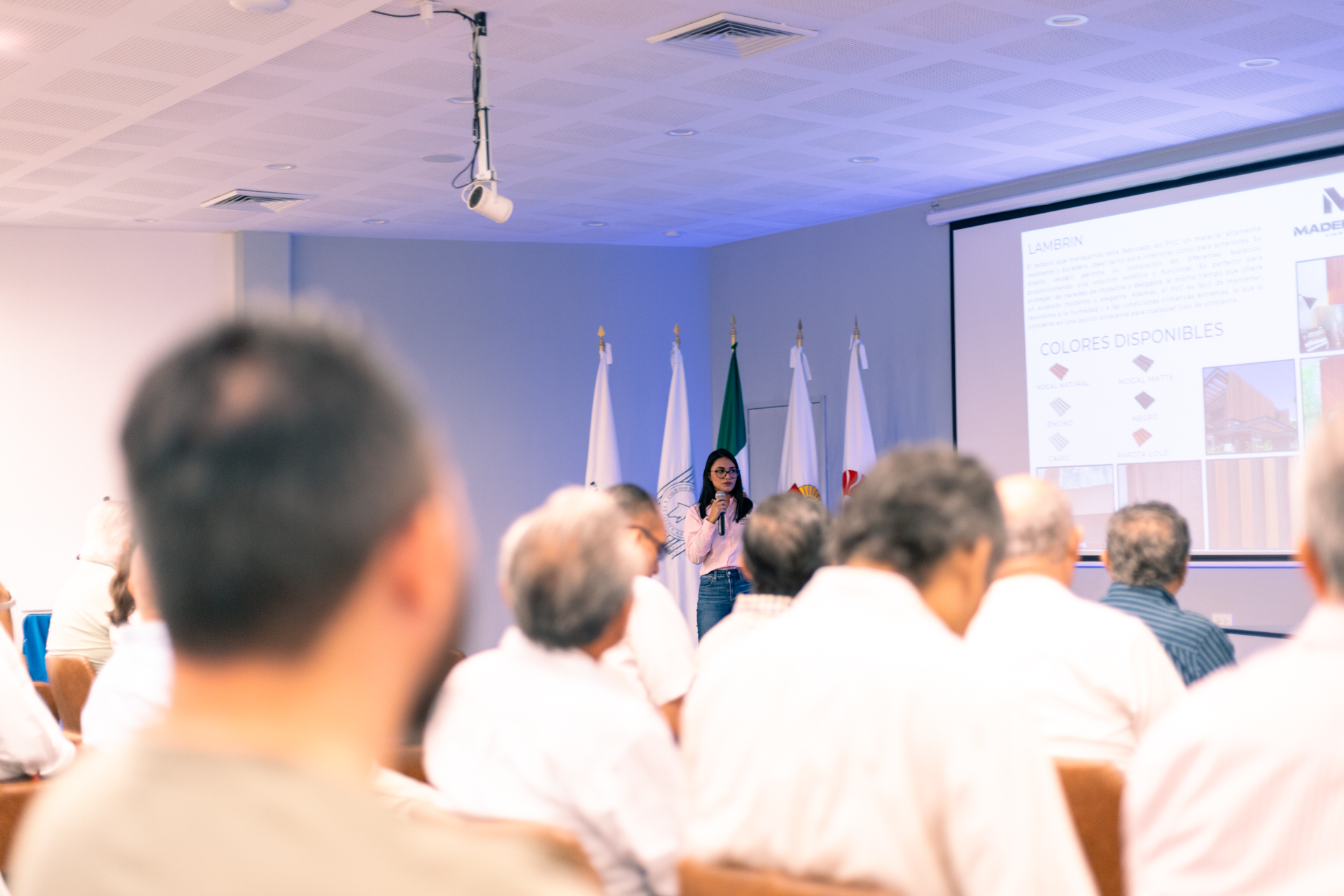 Construyendo Excelencia: Junta Mensual Rompe Récord de Asistencia y Fortalece Nuestra Comunidad