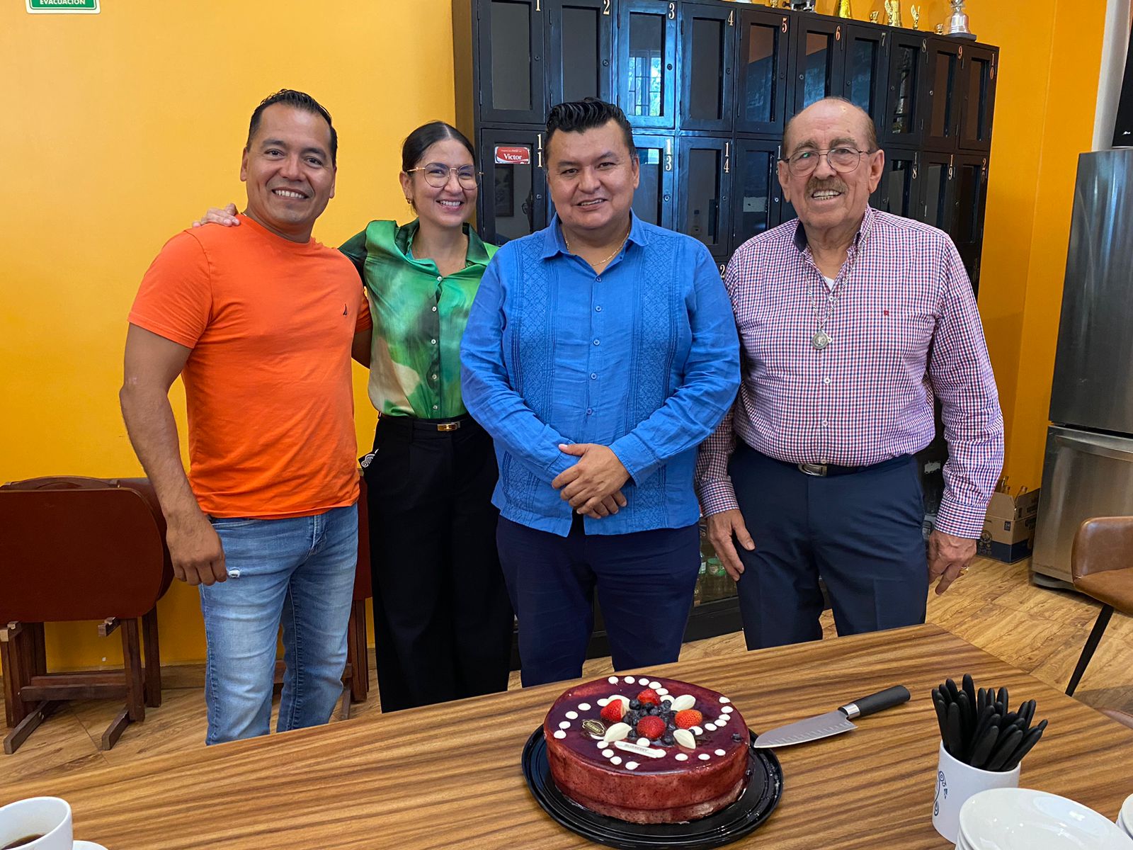Tradición Que Nos Une: Festejando Cumpleaños en Familia CICC