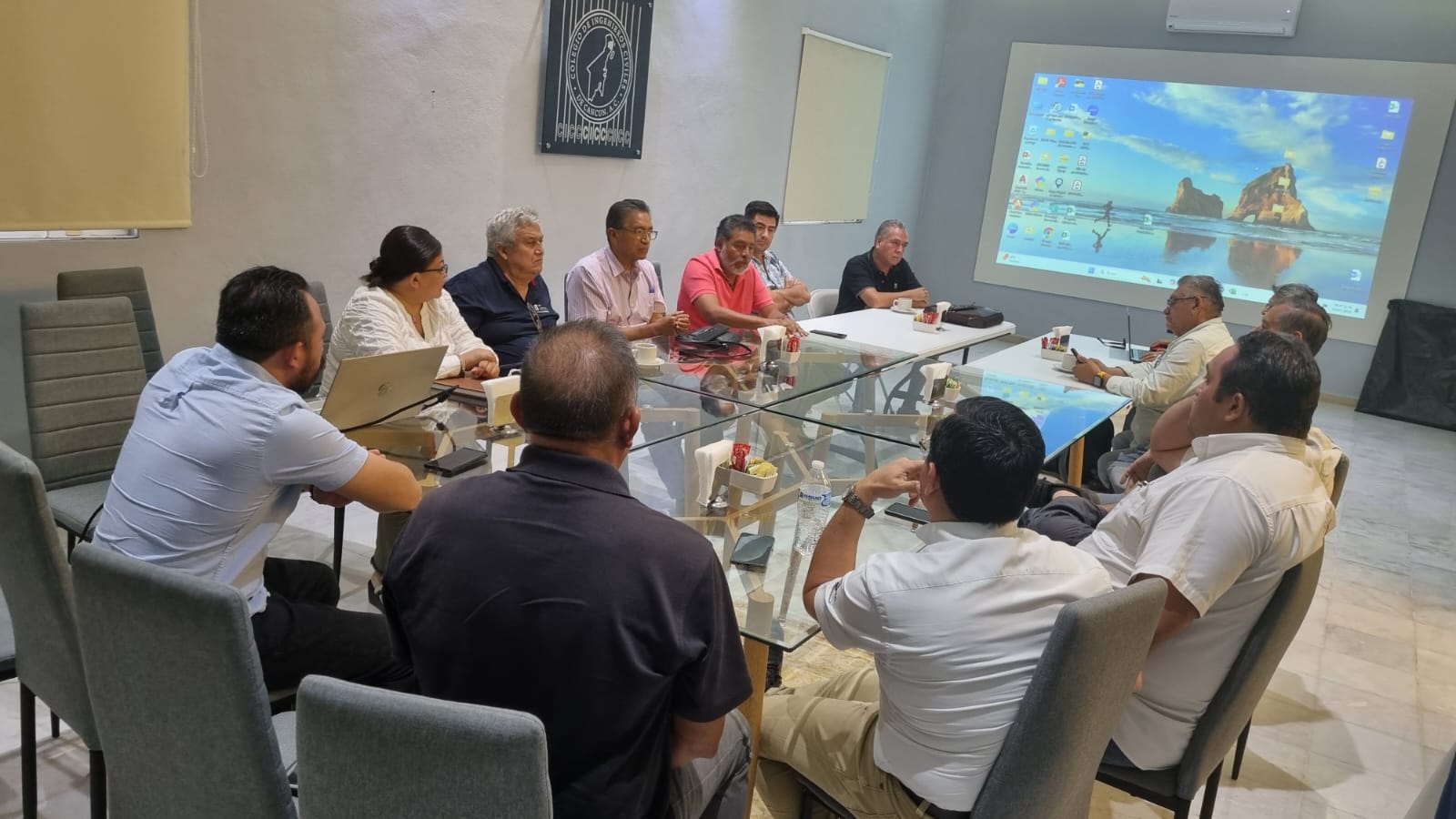Comunidad Técnica Activa: Peritos Responsables Continúan Su Programa de Reuniones
