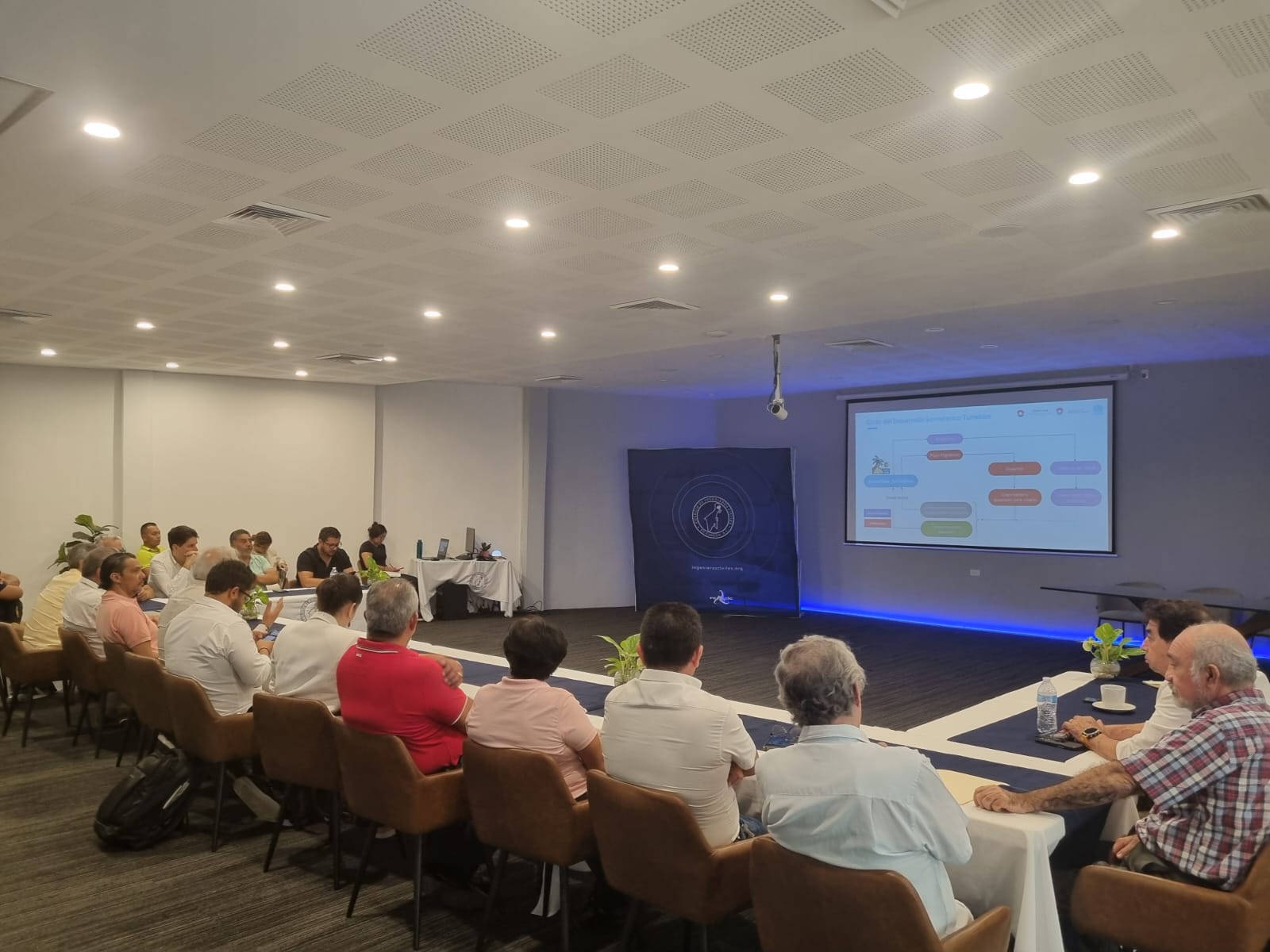 IMPLAN presenta avances del PDU en el Auditorio del Colegio