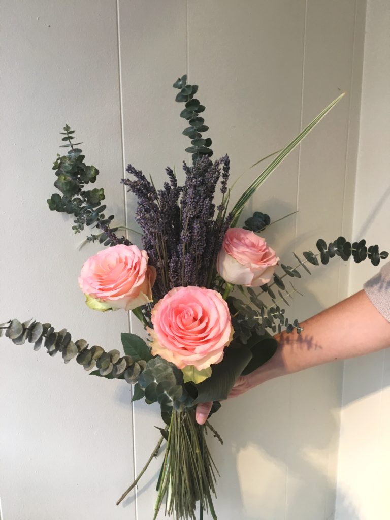 Roses lavande eucalyptus Fleuriste Montréal Abaca Canada