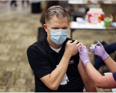 'I barely realized I had been vaccinated'. Priest vax tight shot