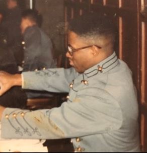 Plebe crop