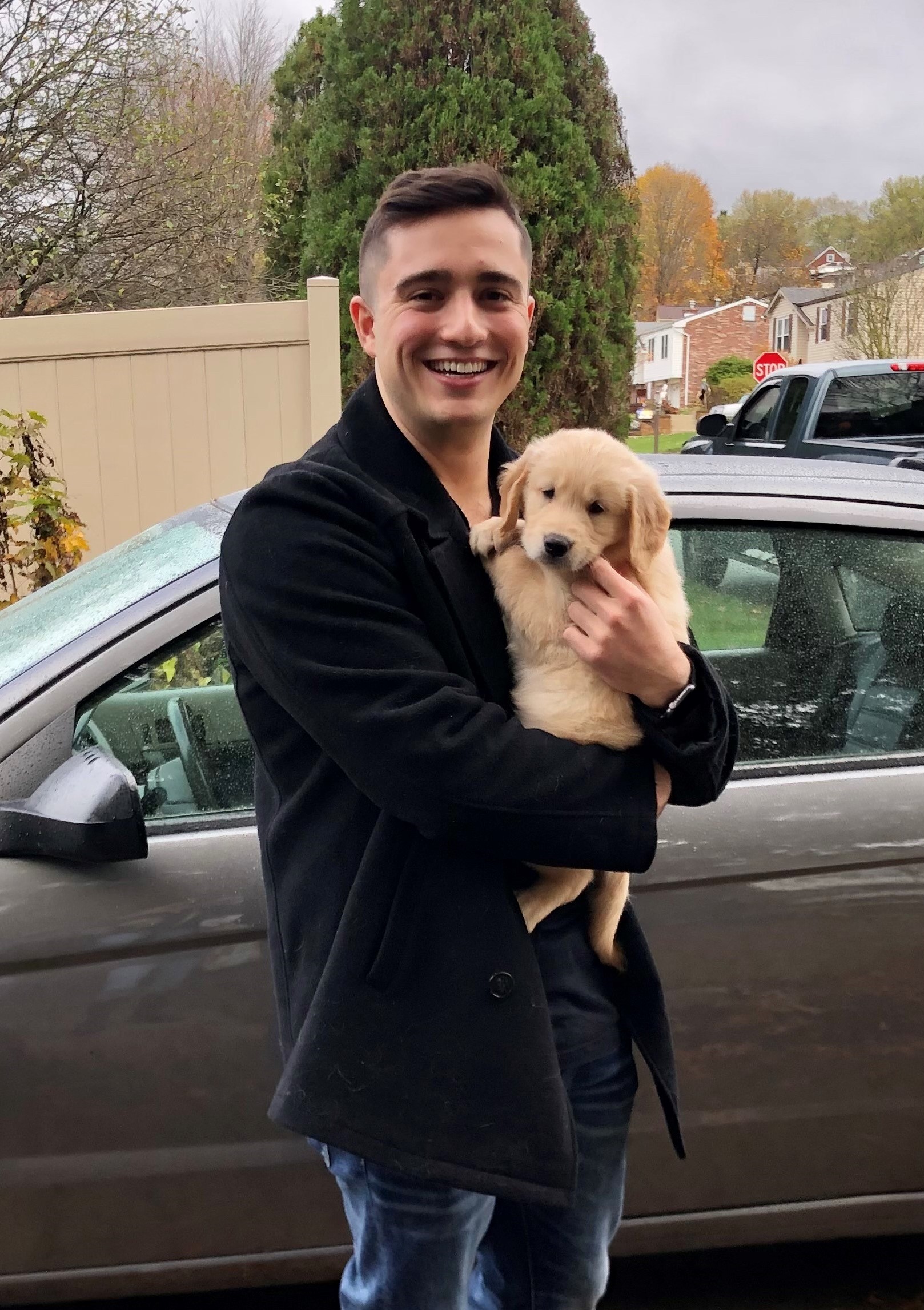 Lucas Johnson shared that Ollie, his golden retriever, helped him through the recovery process. Lucas Johnson got a dog during the pandemic_1