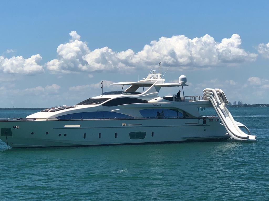 105′ Azimut Babieca + Jacuzzi