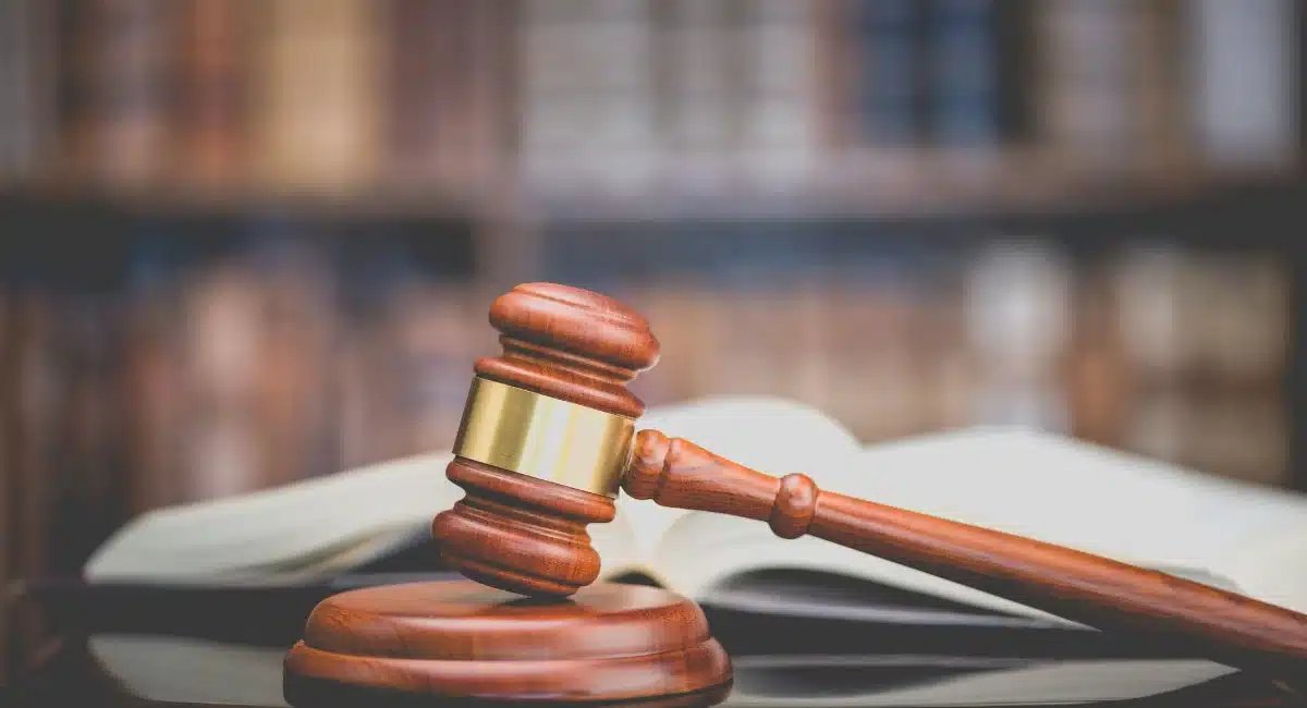 UK Court Jails Crypto Fraud Gang After £4M Fake Police Website Scam