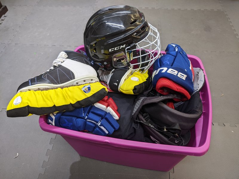 Full set of hockey gear for 5' 6" player