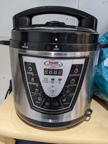 Pressure cooker
