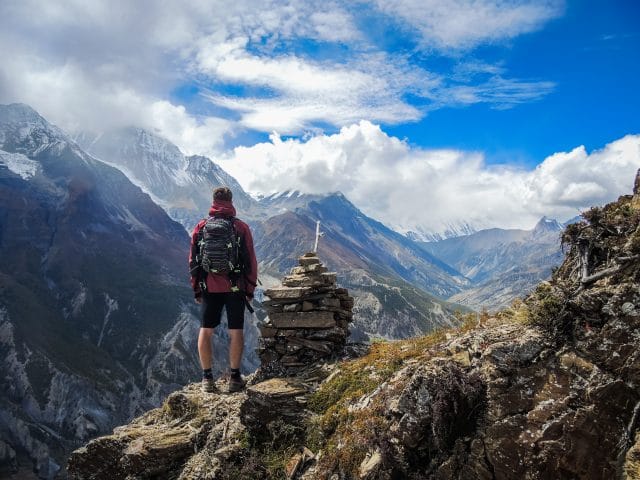 prevent altitude sickness while hiking
