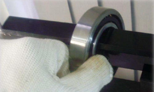 Montagem de rolamentos através do aquecimento do anel interno.
