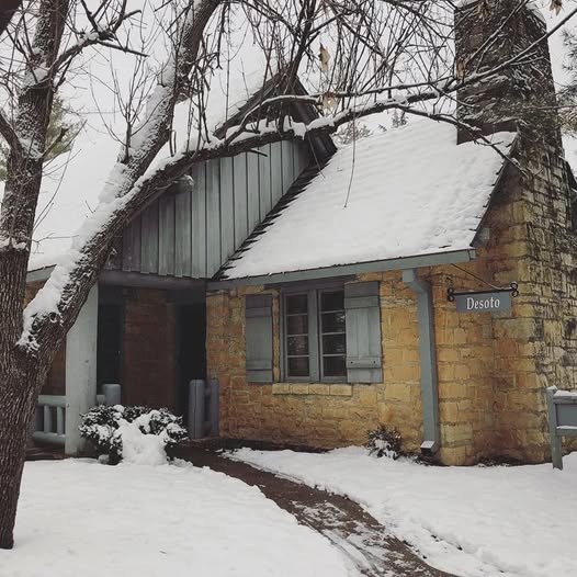 Cabin at Pere Marquette Lodge