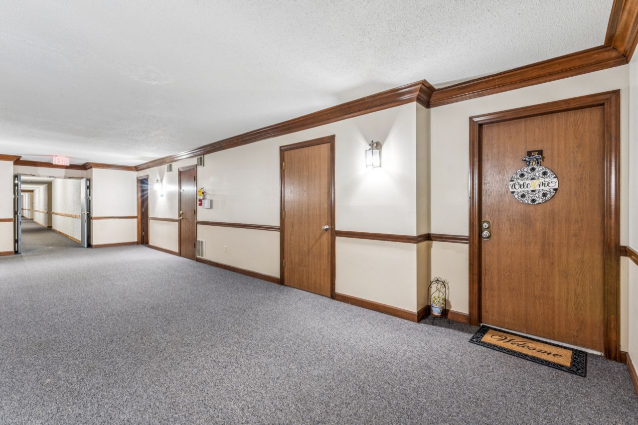 hallway 1436 Heritage Landing in St. Charles, Missouri