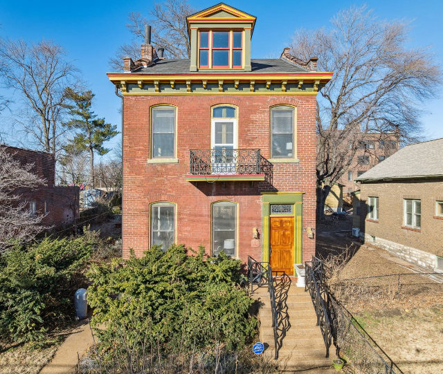 3759 Kosciusko Street