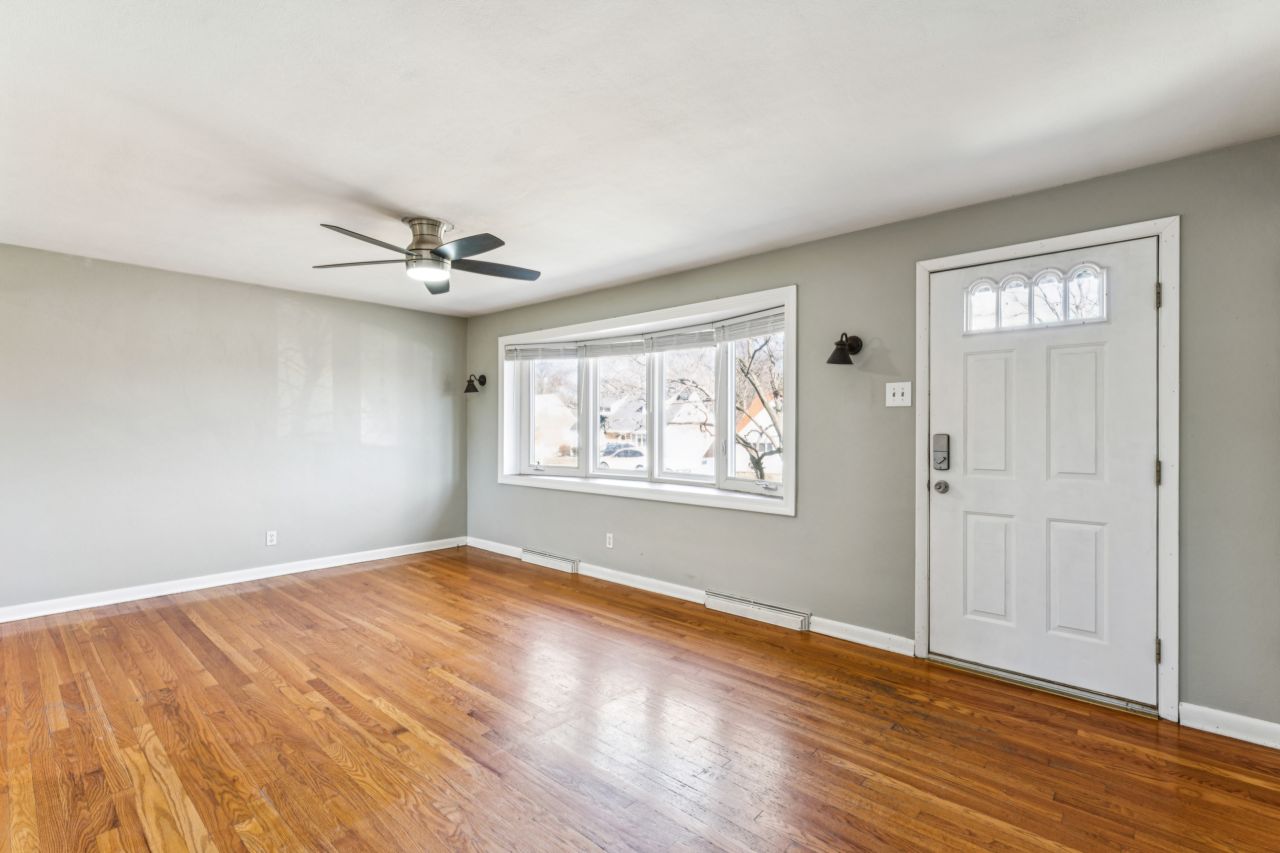 8721 Del Vista Crestwood MO Interior