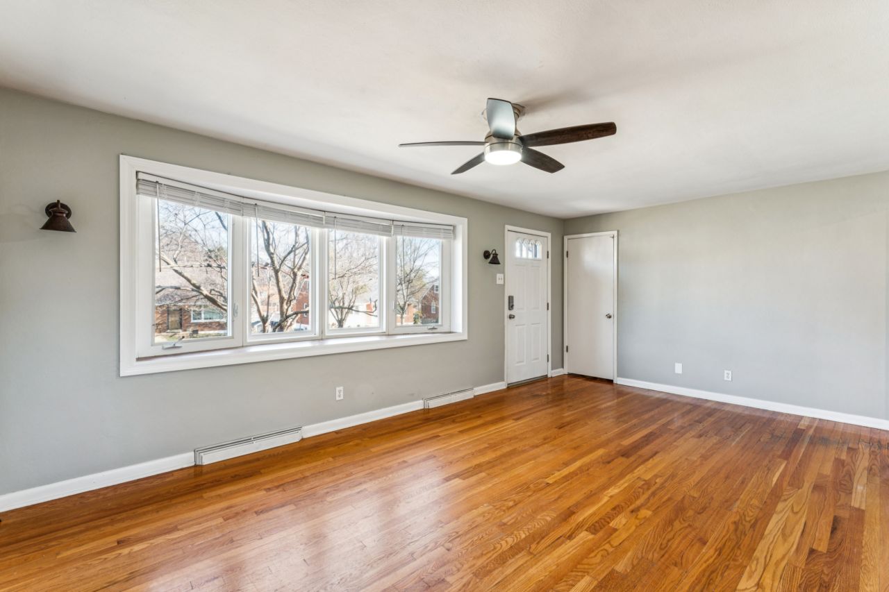 8721 Del Vista Crestwood MO Interior