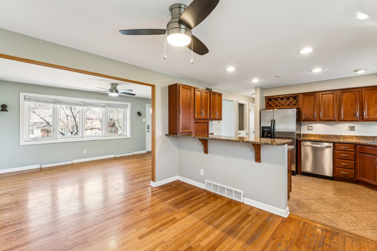 8721 Del Vista Crestwood MO Interior