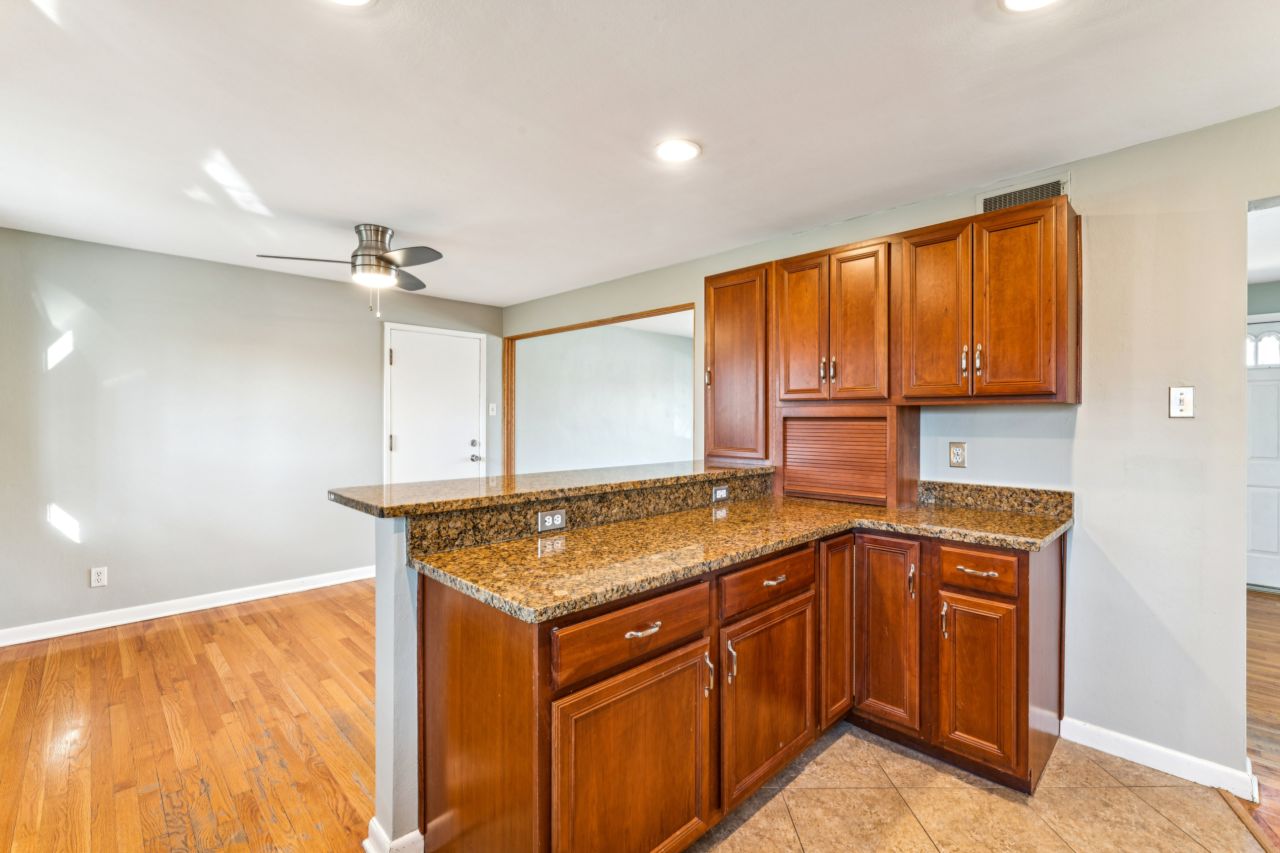 8721 Del Vista Crestwood MO Interior