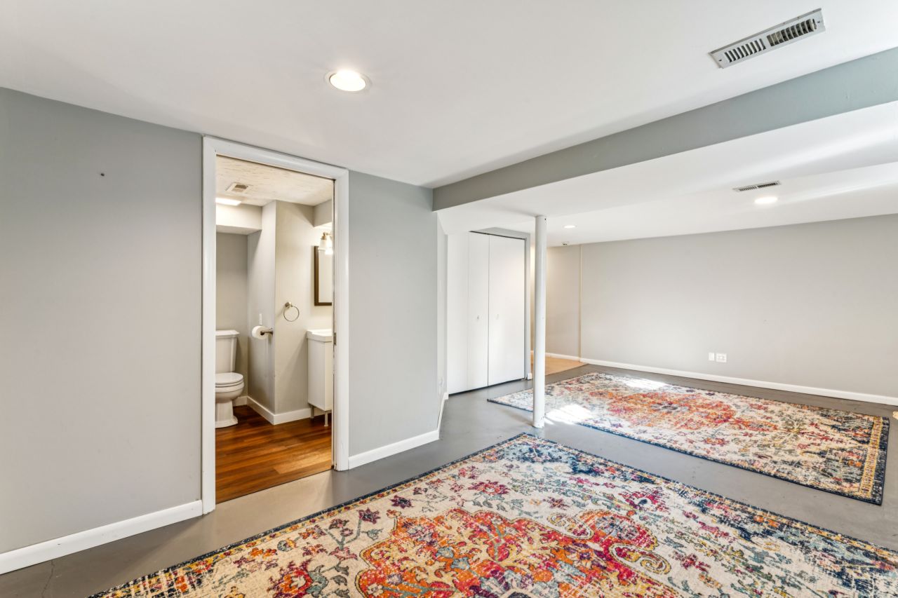 8721 Del Vista Crestwood MO Interior