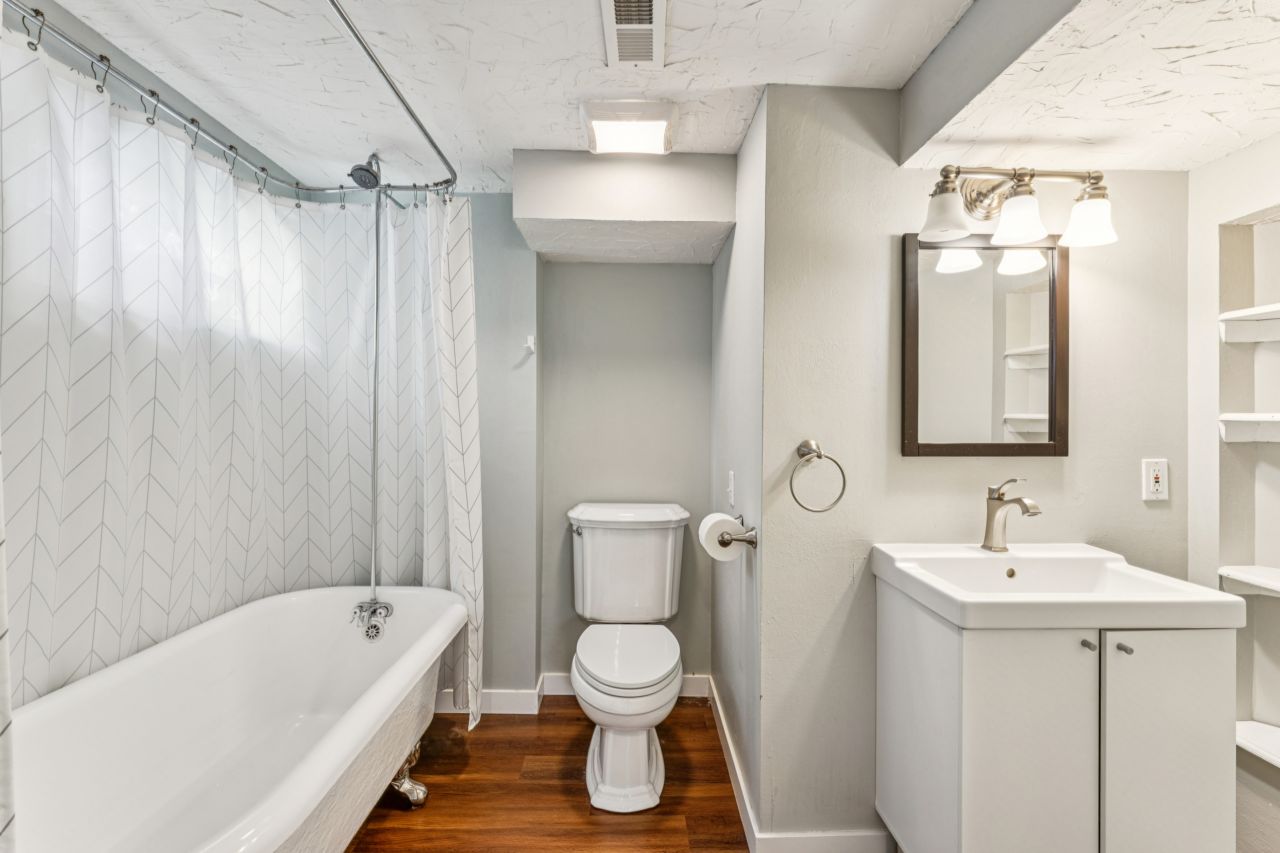 8721 Del Vista Crestwood MO Interior