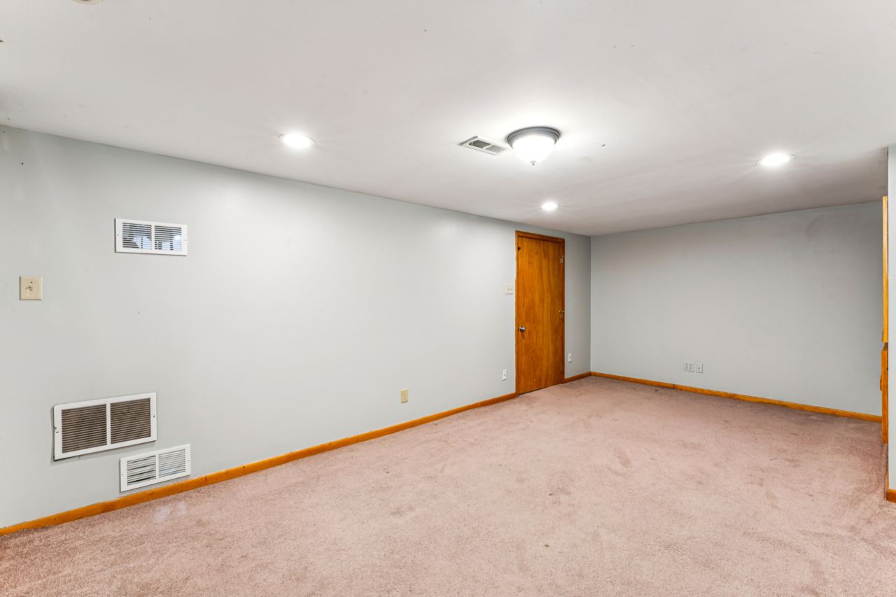 8721 Del Vista Crestwood MO Interior