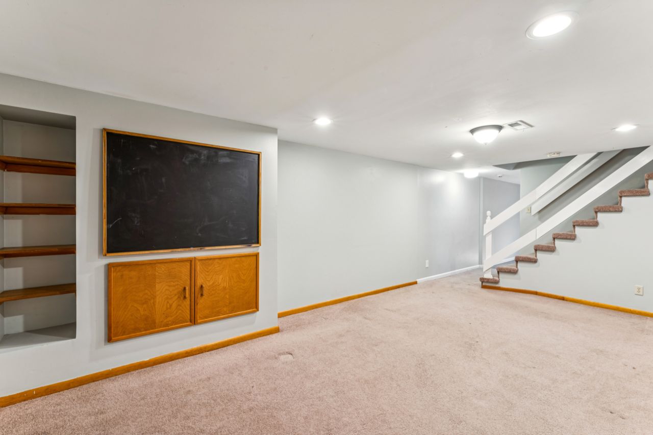 8721 Del Vista Crestwood MO Interior