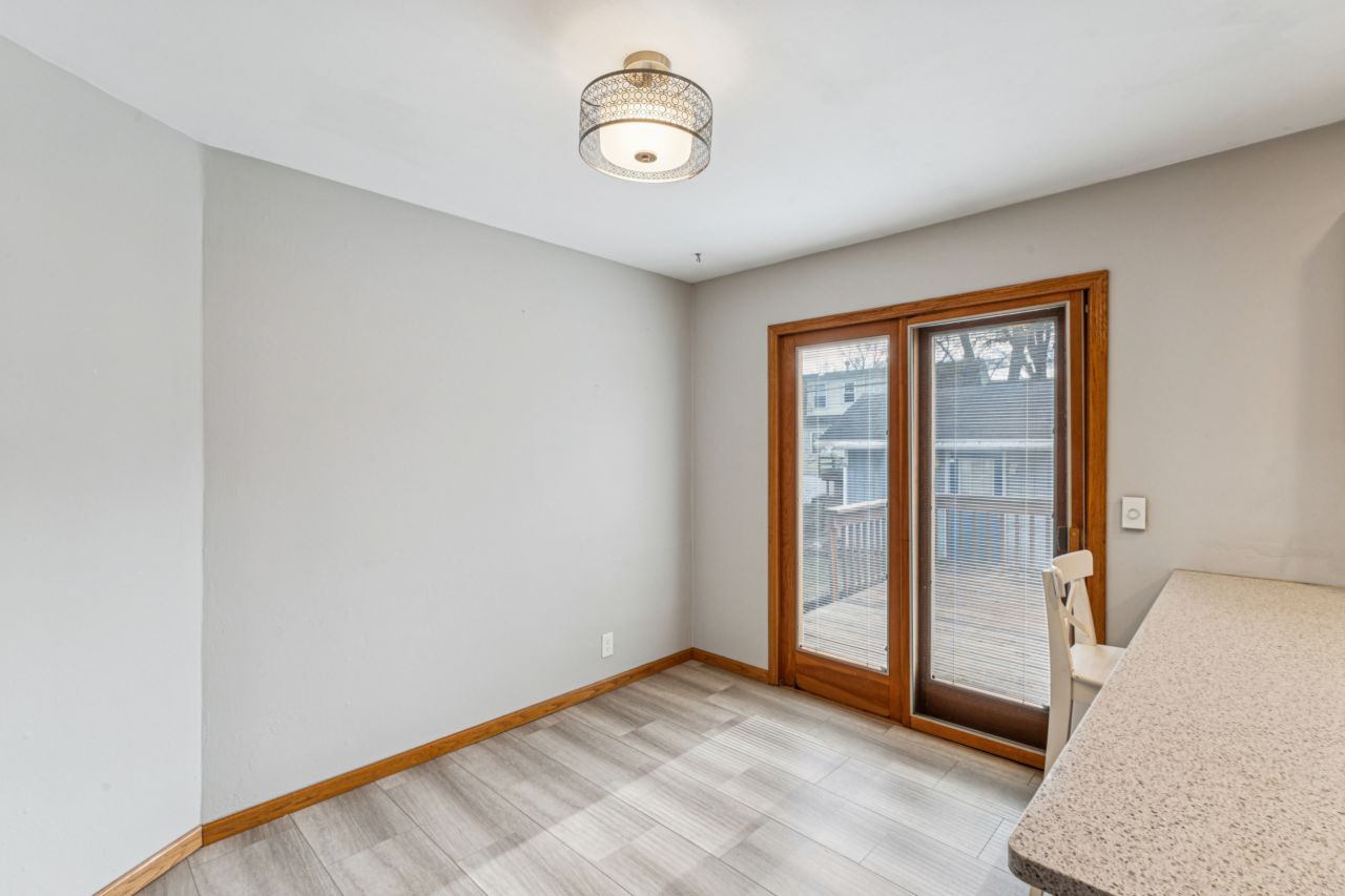 6900 Foxcroft Drive St. Louis Missouri kitchen