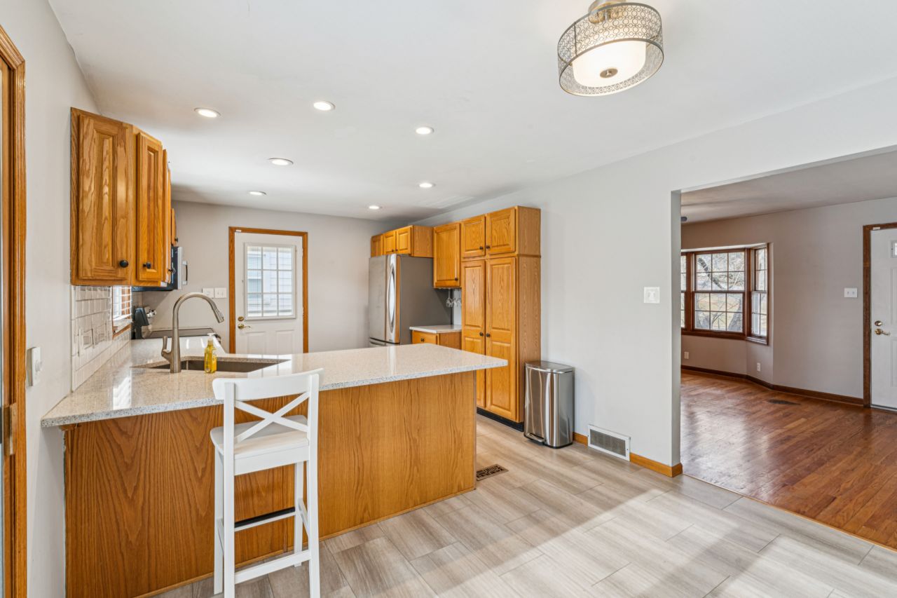 6900 Foxcroft Drive St. Louis Missouri kitchen