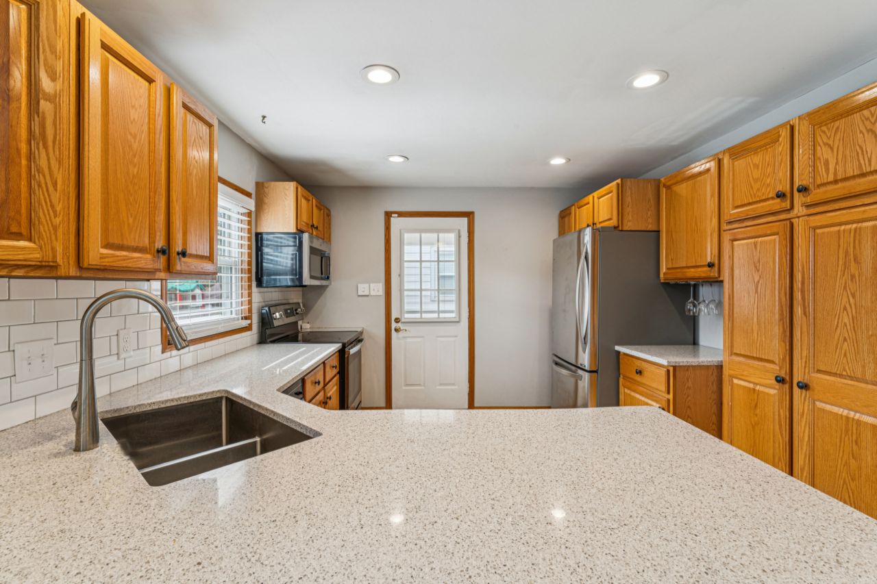 6900 Foxcroft Drive St. Louis Missouri kitchen