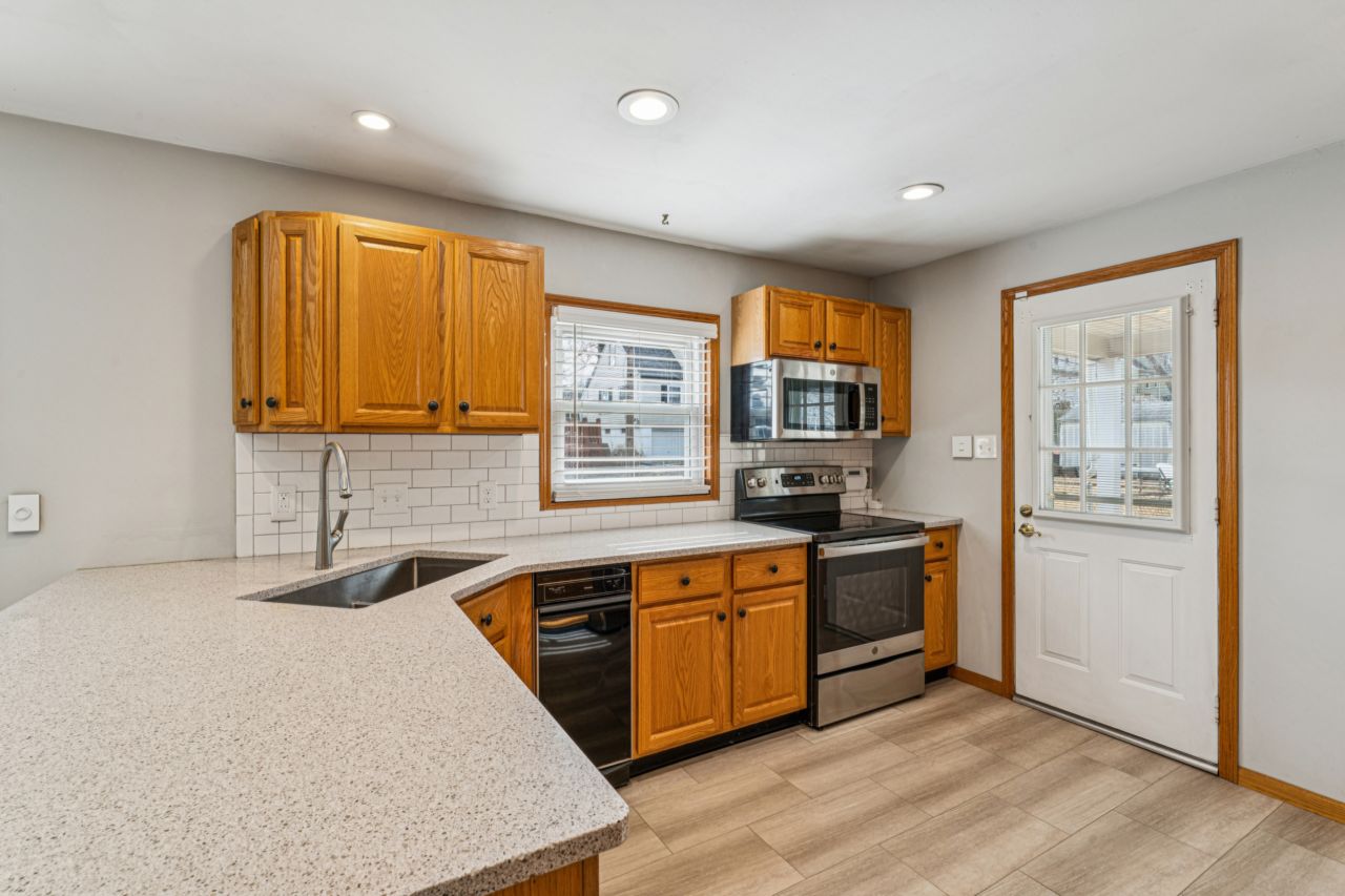 6900 Foxcroft Drive St. Louis Missouri kitchen