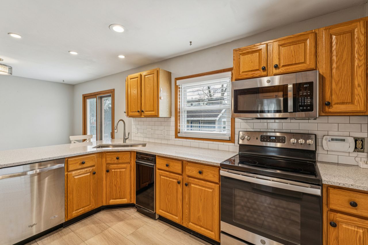 6900 Foxcroft Drive St. Louis Missouri kitchen