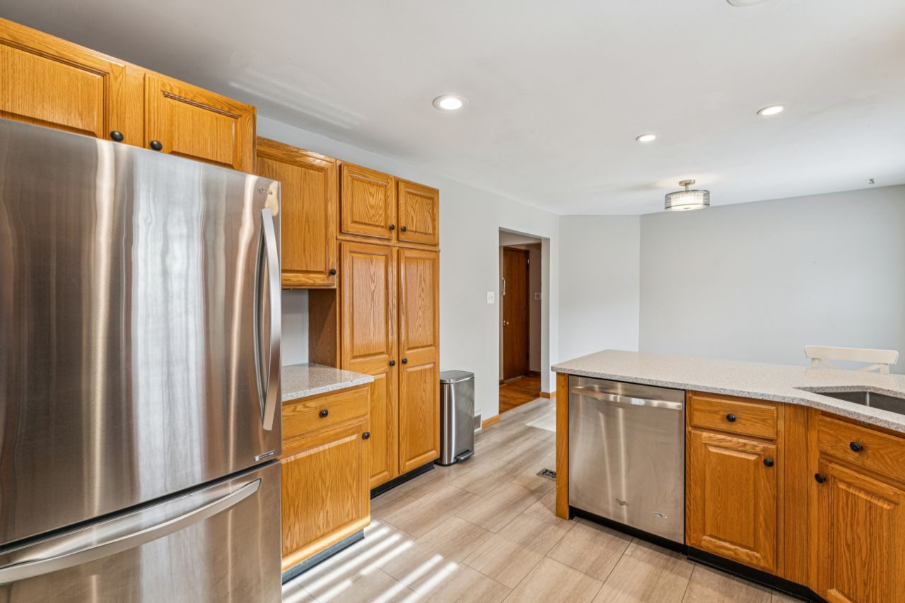 6900 Foxcroft Drive St. Louis Missouri kitchen