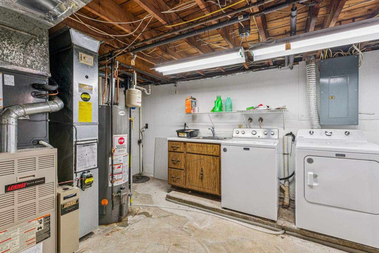 6900 Foxcroft Drive St. Louis Missouri basement