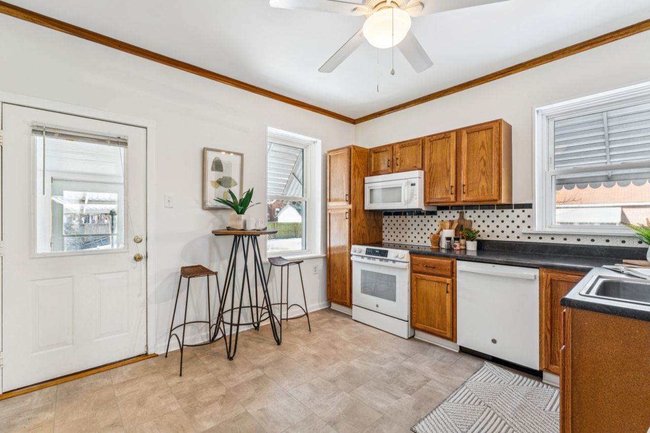 4426 Beethoven St. Louis