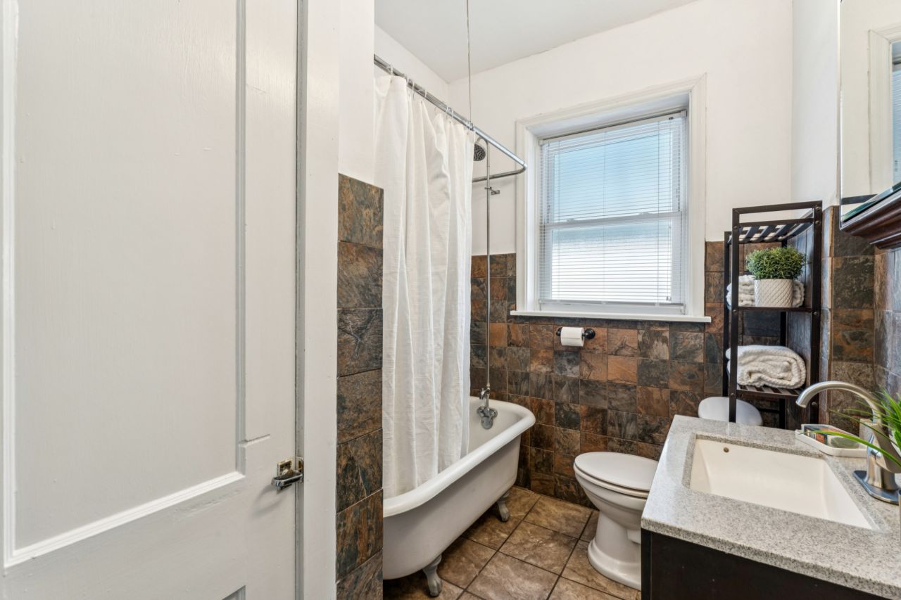 4426 Beethoven St. Louis