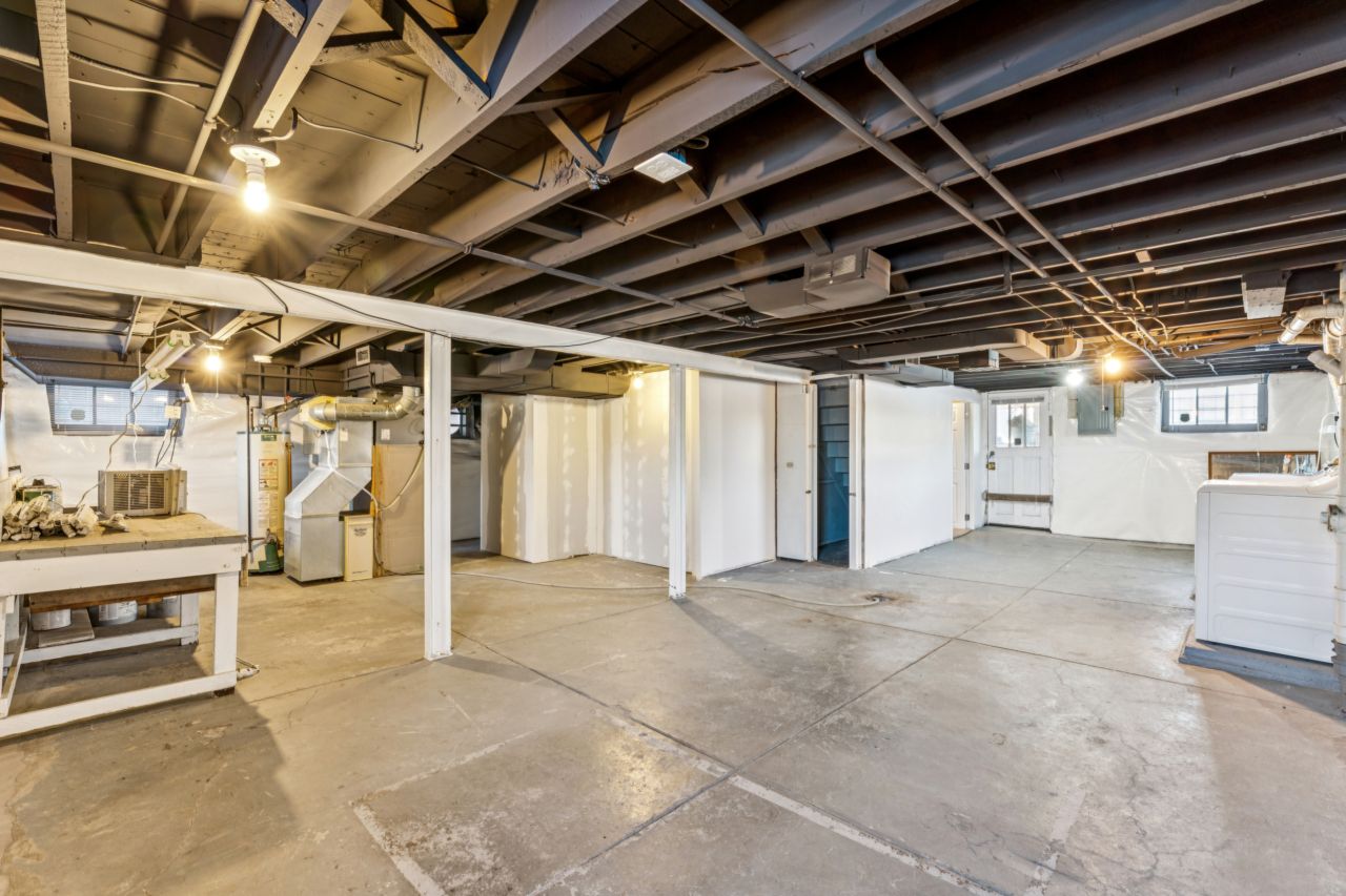 4426 Beethoven St. Louis