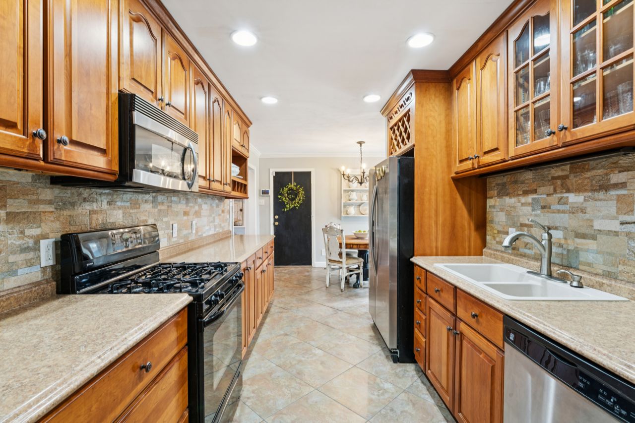 557 Happy Court Ballwin