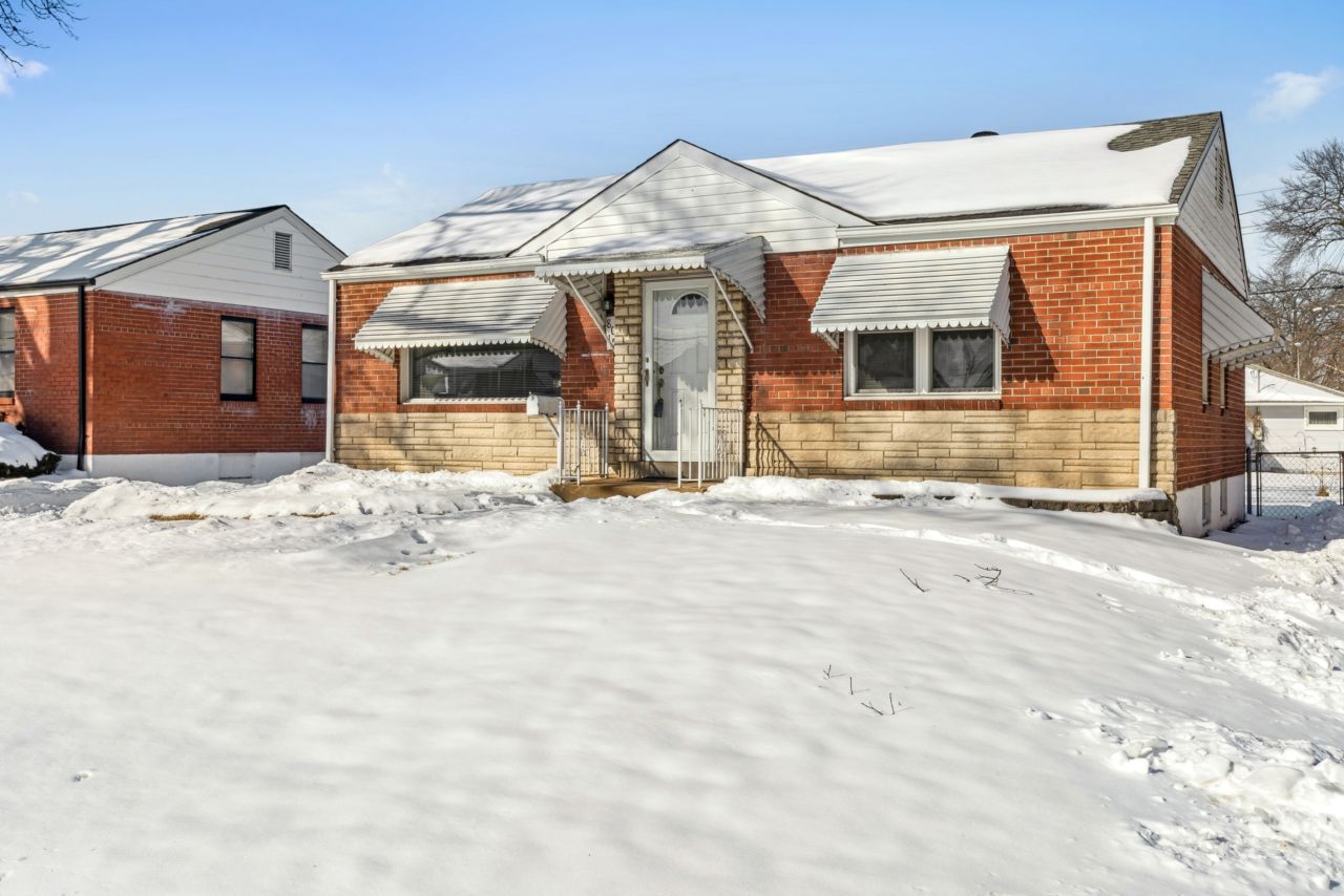 8015 Parkwood St. Louis