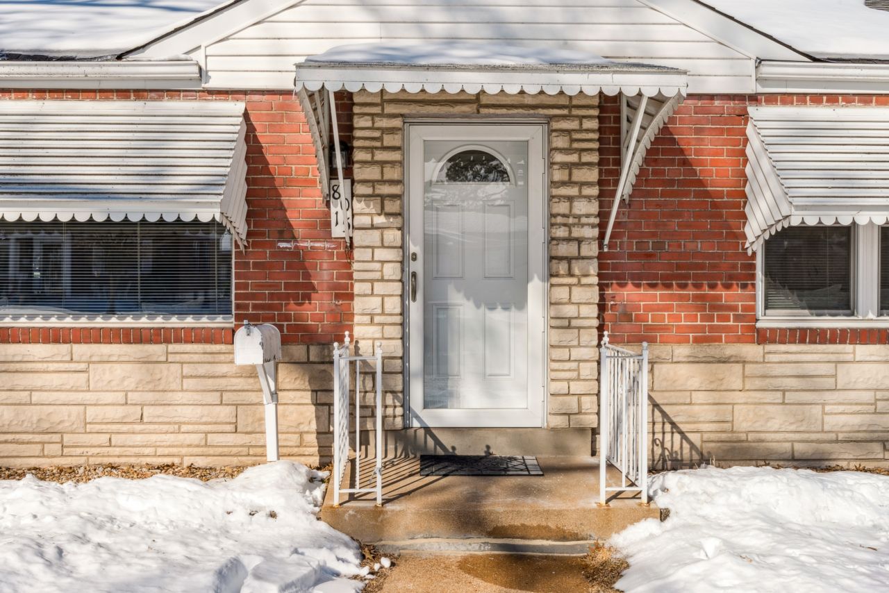 8015 Parkwood St. Louis